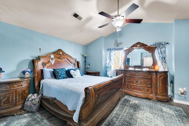 711 Kirkwood Court, Los Banos CA: https://media.crmls.org/mediaz/83e4f97c-fd22-463e-8684-2fffed71be5a.jpg