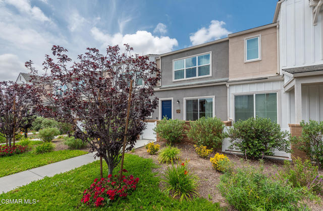 212 Red Brick Drive, Simi Valley CA: https://media.crmls.org/mediaz/83e53599-0fe8-44e2-b792-fc3b5502e31f.jpg