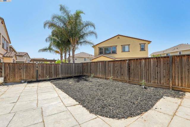 4778 Hawkins St, Antioch CA: https://media.crmls.org/mediaz/83e5db81-e475-45fc-b680-7bf08bb9a418.jpg