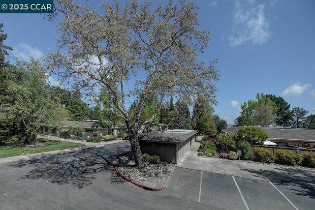 1459 Rockledge Ln, Walnut Creek CA: https://media.crmls.org/mediaz/83e77bcd-0233-4b8d-8004-b5fc335005d7.jpg