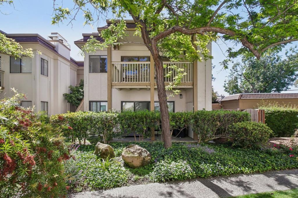 1322 Woodside Road