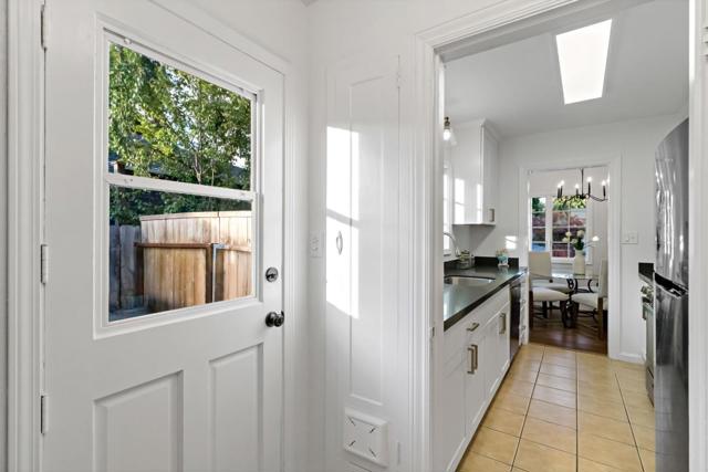 516 Cleveland Street, Redwood City CA: https://media.crmls.org/mediaz/83e86cce-294e-48ef-b7fa-a602035b59fb.jpg