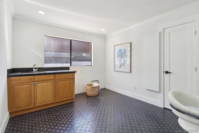 4367 Summit Dr, La Mesa CA: https://media.crmls.org/mediaz/83e91035-84a4-4a6a-aa85-9e8bcd87948a.jpg