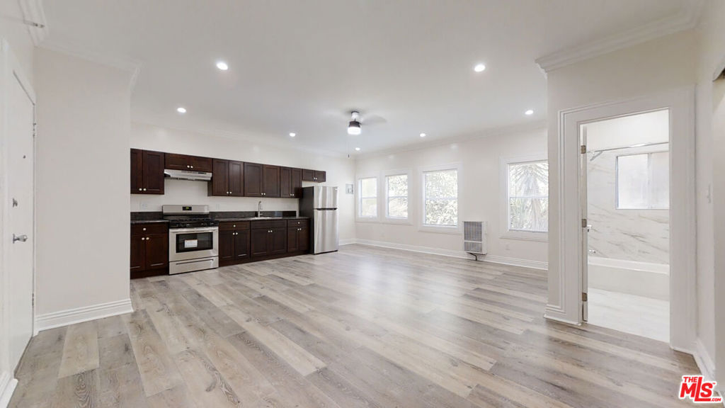 507 Loma #205