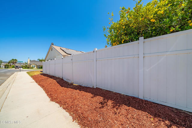 241 Cottonwood Lane, Fillmore CA: https://media.crmls.org/mediaz/83e93f2a-7aa3-412f-850e-b35cb1925aab.jpg
