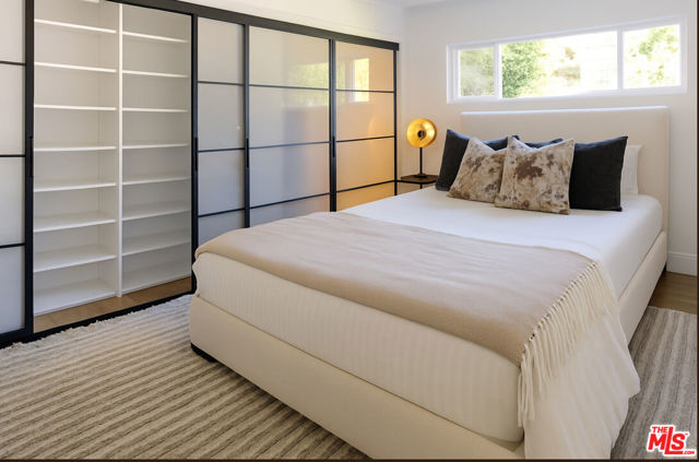 1233 N Laurel Avenue, West Hollywood CA: https://media.crmls.org/mediaz/83eb3c36-adad-497d-a8f4-a379109760f0.jpg