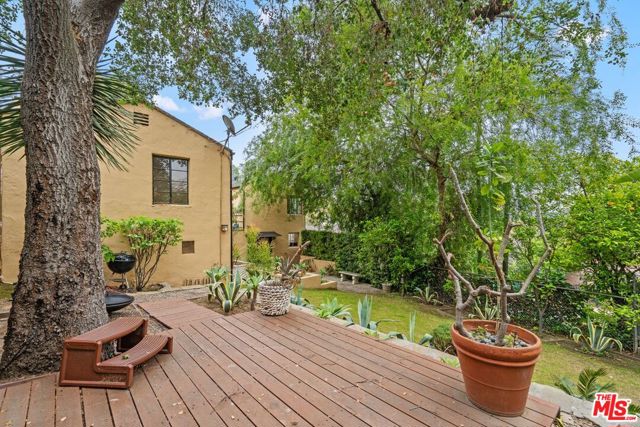 4310 Cedarhurst Circle, Los Angeles CA: https://media.crmls.org/mediaz/83eb3e41-0de1-4072-b76a-63e6b8ebd4aa.jpg