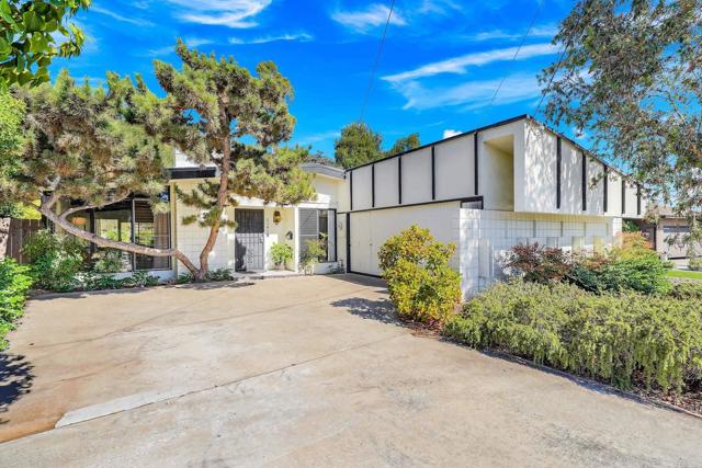 2347 Greenwing Drive, San Diego CA: https://media.crmls.org/mediaz/83eb7588-5c06-468c-b574-68e322172b53.jpg