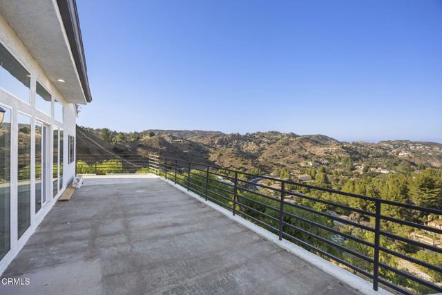 40 Saddlebow Road, Bell Canyon CA: https://media.crmls.org/mediaz/83ebbe1e-8c44-43ec-a387-def11f8ed2ad.jpg