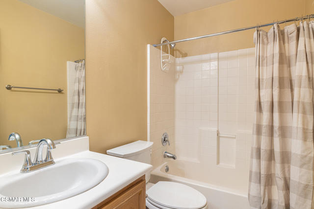 2918 Estilita Way, Simi Valley CA: https://media.crmls.org/mediaz/83ecc07f-1480-48f1-a5da-960b3e48ebc0.jpg