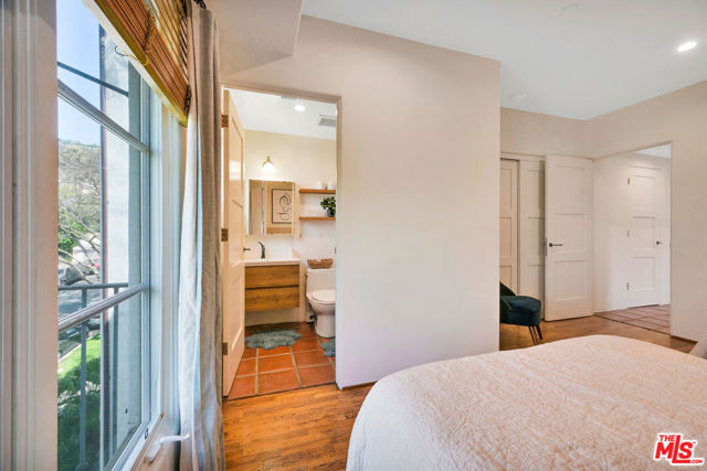 1414 N Harper Avenue, West Hollywood CA: https://media.crmls.org/mediaz/83ed80cd-02a4-4d25-8912-89201dc7c574.jpg