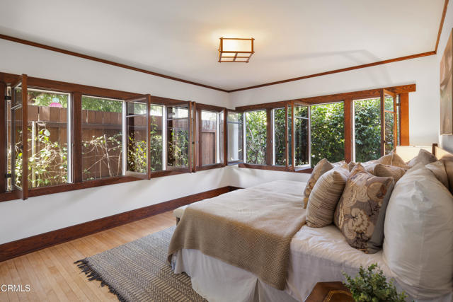 1036 N Chester Avenue, Pasadena CA: https://media.crmls.org/mediaz/83edfe66-5957-4a38-8c21-5697509c176d.jpg