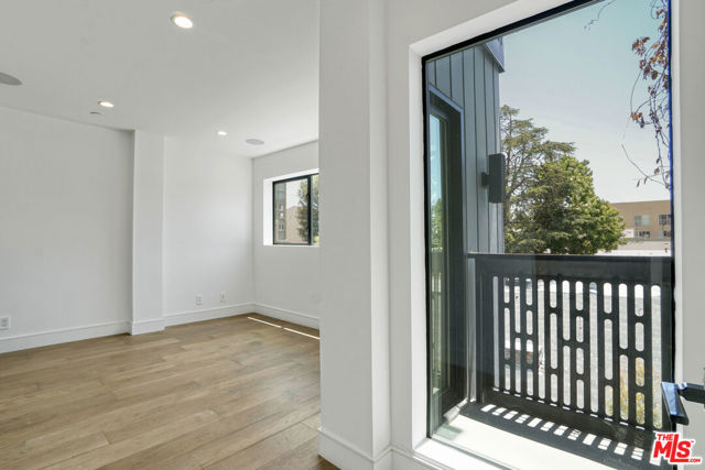 1445 1/4 N Martel Avenue, Los Angeles CA: https://media.crmls.org/mediaz/83ef02c2-0394-4df8-8f13-92a7a2309516.jpg