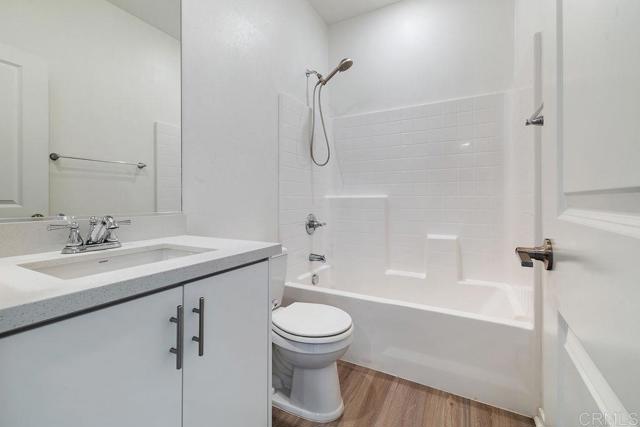 5241 Rockfish Lane, San Diego CA: https://media.crmls.org/mediaz/83ef7708-a117-4331-ab90-d0214aa49471.jpg