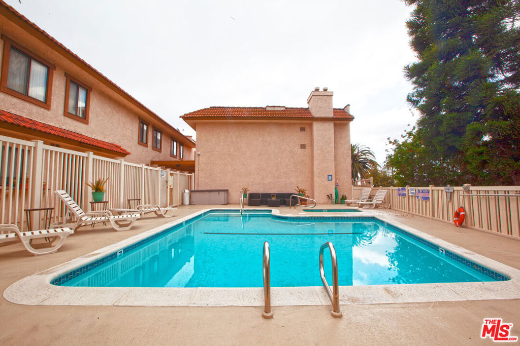 4365 Mclaughlin Avenue #28