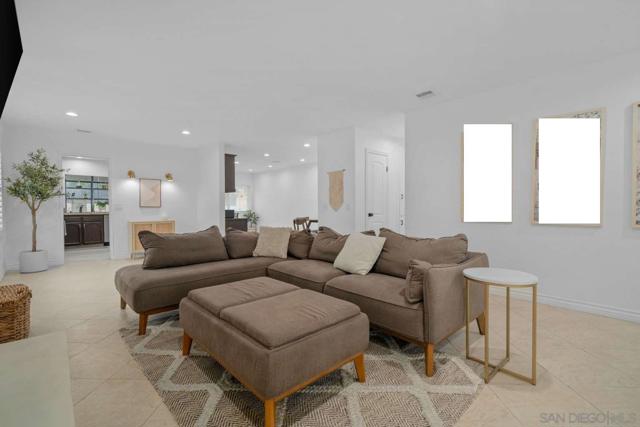 9026 W Hamilton St, Rancho Cucamonga CA: https://media.crmls.org/mediaz/83f052d7-b64b-4d0b-8e76-363717305512.jpg