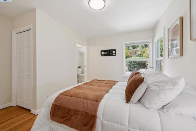 2643 99Th Ave, Oakland CA: https://media.crmls.org/mediaz/83f1513b-7c89-4162-8178-320fa4d0c798.jpg