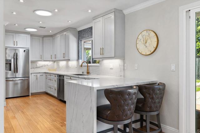 Detail Gallery Image 13 of 31 For 3298 Mercer Ln, San Diego,  CA 92122 - 3 Beds | 2 Baths