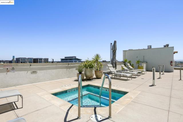 222 Broadway, Oakland CA: https://media.crmls.org/mediaz/83f40902-868d-4a75-a83e-cd75c51a65ab.jpg