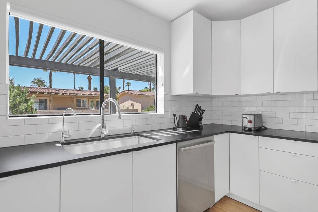 MLS #219135486DA image #4