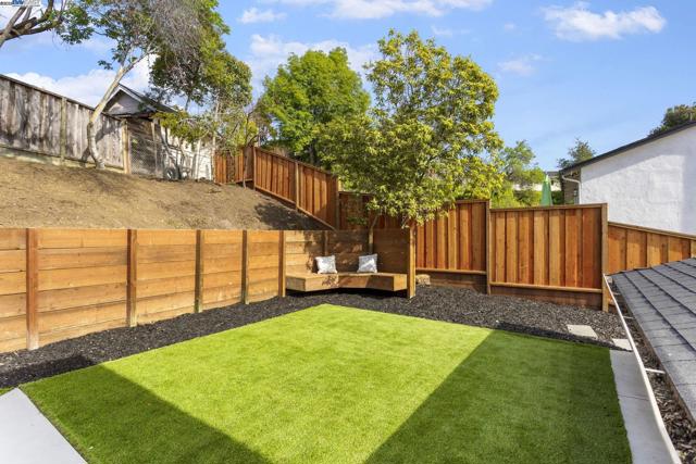 365 Monaco Ave, Union City CA: https://media.crmls.org/mediaz/83f48fe0-889a-4a10-af41-9a3b357cc234.jpg