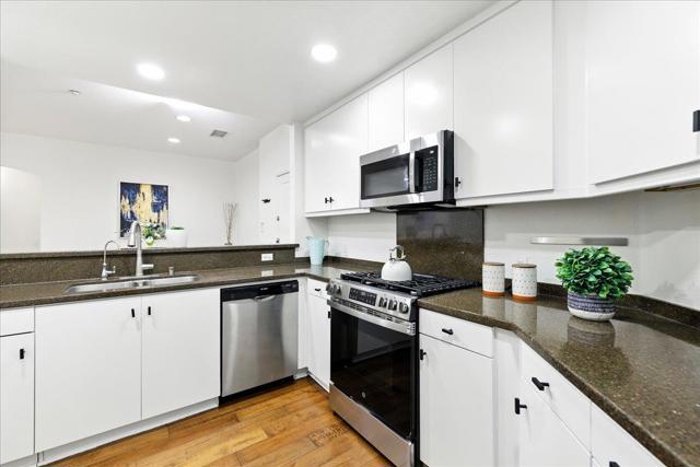 10745 N De Anza Boulevard, Cupertino CA: https://media.crmls.org/mediaz/83f4a0fc-8ac7-4358-88f6-10b00bb83cd7.jpg