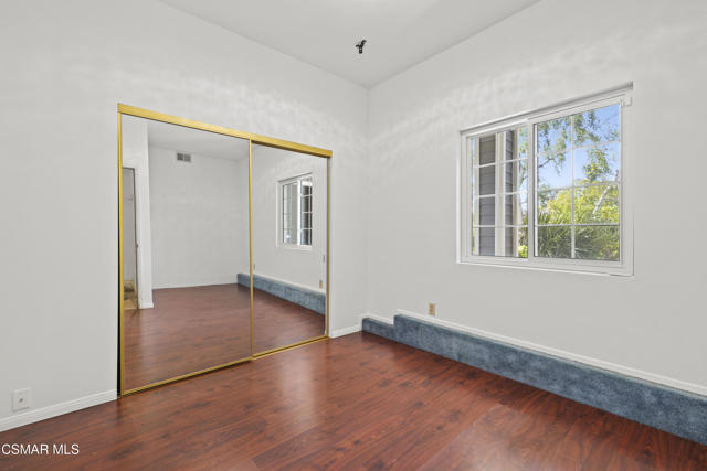 287 Golden Fern Court, Simi Valley CA: https://media.crmls.org/mediaz/83f4f294-979c-4b7e-b509-841ed808ab85.jpg