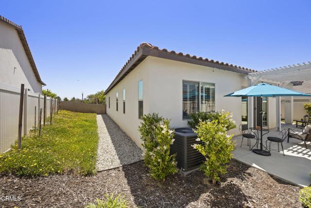 508 Autumn Path Lane, Santa Paula CA: https://media.crmls.org/mediaz/83f56066-33b2-40f0-868c-b872bb7a8fe7.jpg