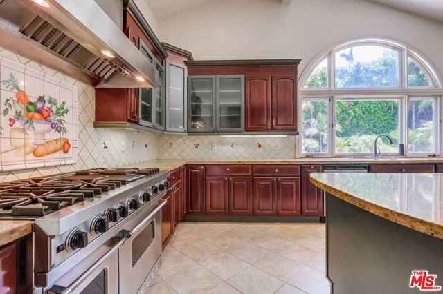 114 S Layton Drive, Los Angeles CA: https://media.crmls.org/mediaz/83f6139a-8535-466d-9264-f473707462ec.jpg