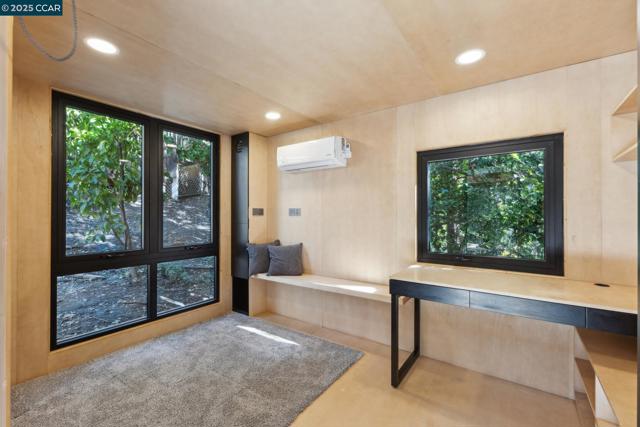 40 Las Palomas, Orinda CA: https://media.crmls.org/mediaz/83f63f4d-870b-481d-b322-9995677f316c.jpg