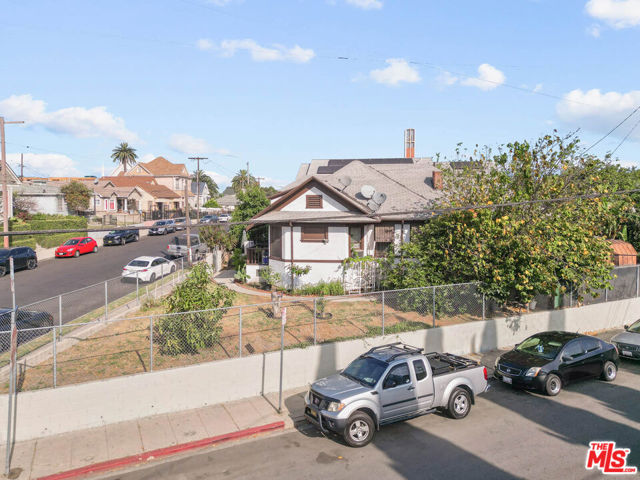 1605 Council Street, Los Angeles, California 90026, 3 Bedrooms Bedrooms, ,1 BathroomBathrooms,Single Family Residence,For Sale,Council,24425261