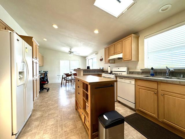 96 Sand Creek, Cathedral City CA: https://media.crmls.org/mediaz/83f7362c-0148-4433-8463-37b86fcf668b.jpg