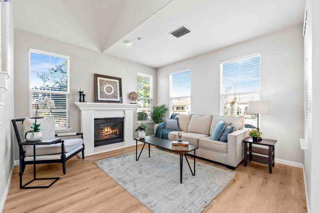 6235 Robertson Ave, Newark CA: https://media.crmls.org/mediaz/83f75946-3936-44fa-8603-6f90785fd75d.jpg