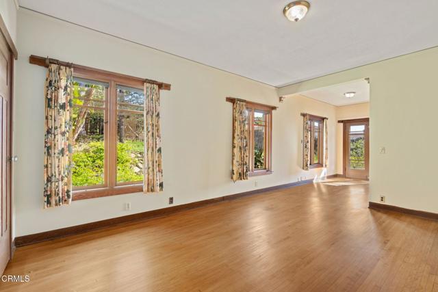 402 Lynn Drive, Ventura CA: https://media.crmls.org/mediaz/83f8072d-3d07-4664-b724-eae5728e1d43.jpg