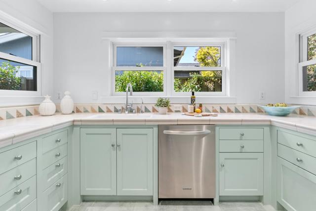910 Pelton Avenue, Santa Cruz CA: https://media.crmls.org/mediaz/83f8680c-0b78-43e8-af3f-749c272f0dcc.jpg