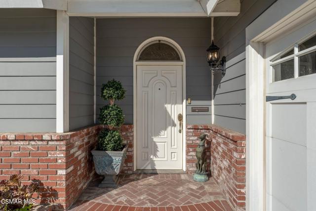 32146 Oakshore Drive, Westlake Village CA: https://media.crmls.org/mediaz/83f8804a-39a0-4803-850c-7fae2d102cfd.jpg