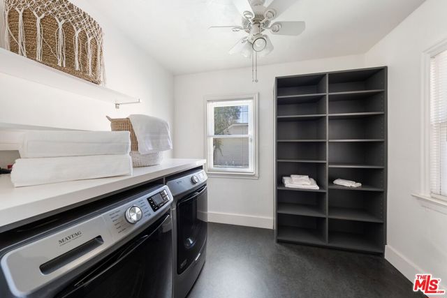 2039 Kelton Avenue, Los Angeles CA: https://media.crmls.org/mediaz/83f89534-b27f-4a0c-99f4-f41a285c120e.jpg