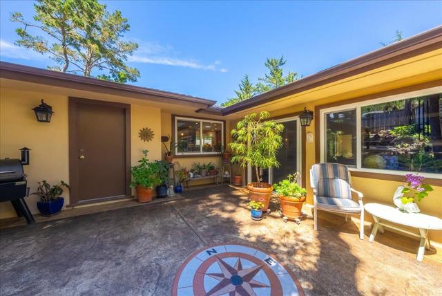 1 Windsor Rise, Monterey CA: https://media.crmls.org/mediaz/83f8f4cf-82b4-4ed8-b734-2501e71867ea.jpg