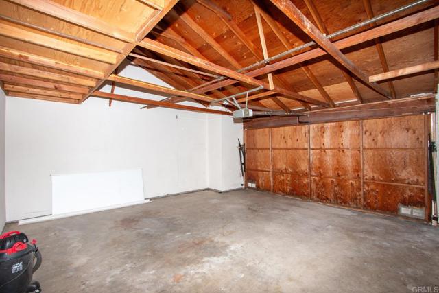 737 Nob Circle, Vista CA: https://media.crmls.org/mediaz/83f8fd4b-7039-42ce-ab8d-b783f7de52a3.jpg