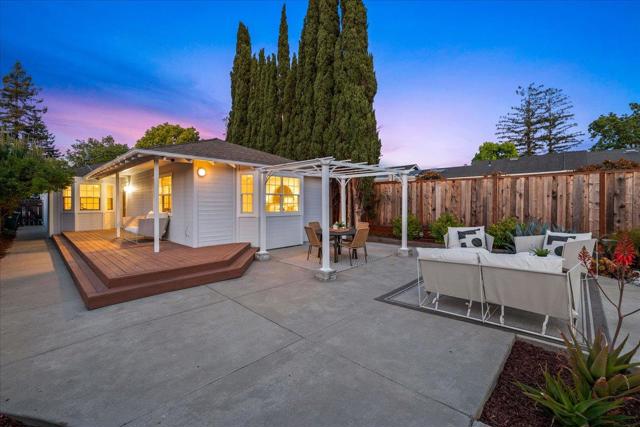 244 Hillview Avenue, Redwood City CA: https://media.crmls.org/mediaz/83f989c1-1c15-4028-840b-4d15e835b7a0.jpg