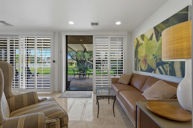 27 Cornell Drive, Rancho Mirage CA: https://media.crmls.org/mediaz/83f989c3-2454-42bc-8c1b-ee5d27c5cb39.jpg