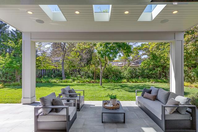 656 Benvenue Avenue, Los Altos CA: https://media.crmls.org/mediaz/83f99de7-dd1b-490c-ad92-262e048805ed.jpg