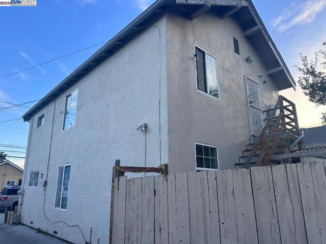 1317 Chanslor Ave, Richmond CA: https://media.crmls.org/mediaz/83faa2b0-1ee4-4e27-b619-cdf23a1e4222.jpg