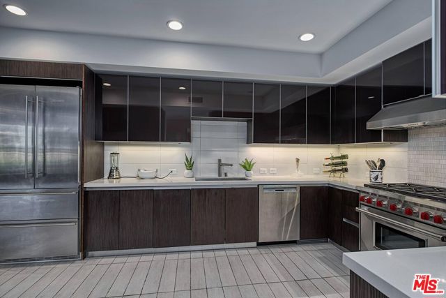 Drew Fenton | 441 S Barrington Avenue Los Angeles CA | MLS: 7091568