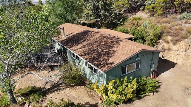 38281 Western Hills Drive, Anza CA: https://media.crmls.org/mediaz/83fc2549-cc69-4029-b847-a4040d764d37.jpg