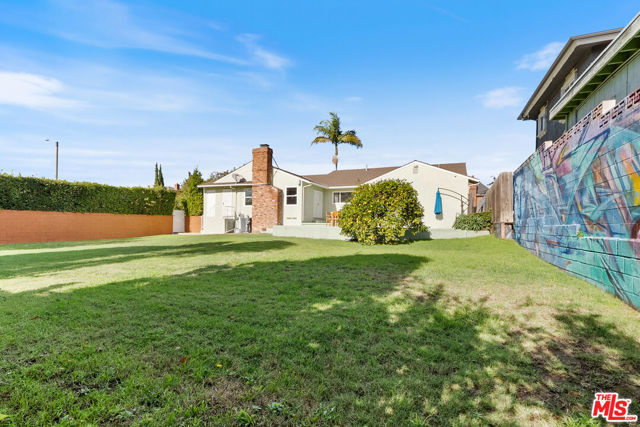 4180 Mount Vernon Drive, View Park CA: https://media.crmls.org/mediaz/83fc54dc-12b7-4913-8af1-c8f5d4cf03dd.jpg