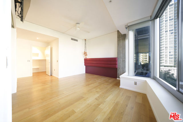 1155 S Grand Avenue, Los Angeles CA: https://media.crmls.org/mediaz/83fce04d-1207-4476-a9b4-4f0249c5c1b6.jpg