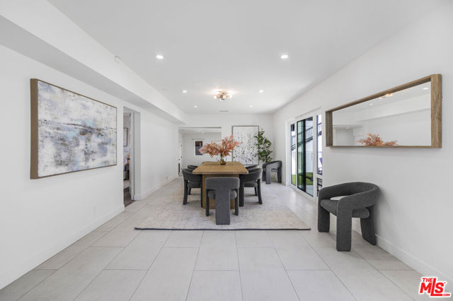 18202 Rancho Street, Tarzana CA: https://media.crmls.org/mediaz/83fd25b4-4b09-4a37-bdbd-ebfedb0c9d10.jpg
