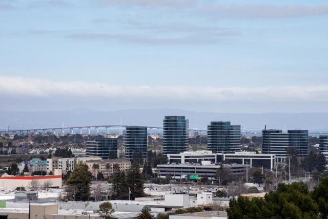 1689 Sunnyslope Avenue, Belmont CA: https://media.crmls.org/mediaz/83fd4c10-85f9-4baf-86f6-f8e628bf895a.jpg