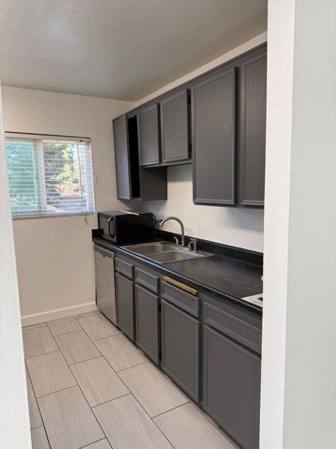 Detail Gallery Image 4 of 16 For 2920 Briarwood Rd #H12,  Bonita,  CA 91902 - 2 Beds | 1 Baths